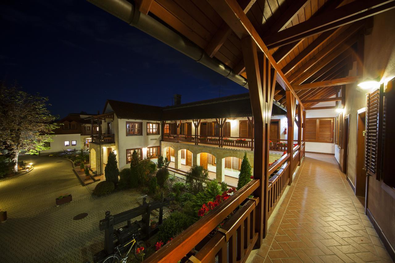 Magita Hotel Basko Exteriér fotografie